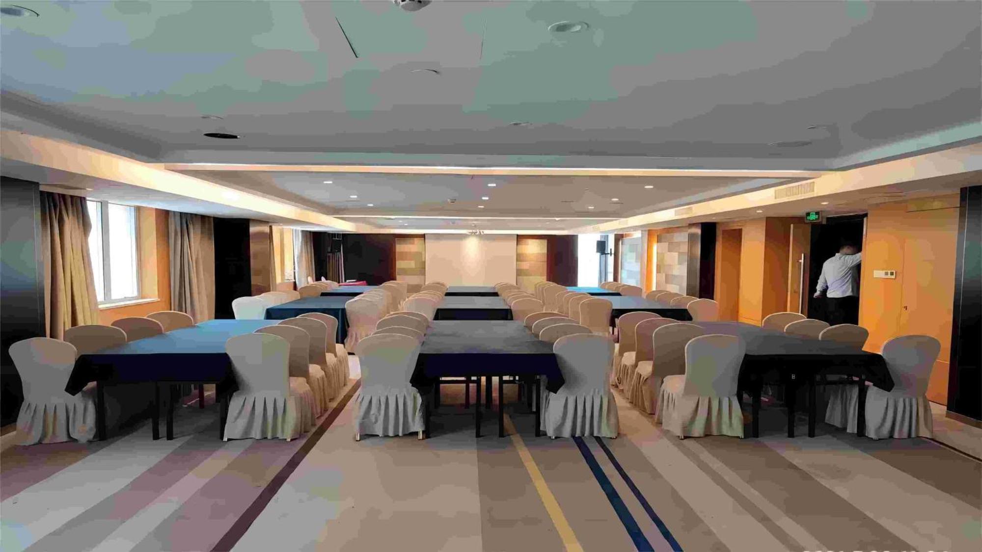 Holiday Inn Express Zhengzhou Airport By Ihg Xinzheng  Eksteriør bilde