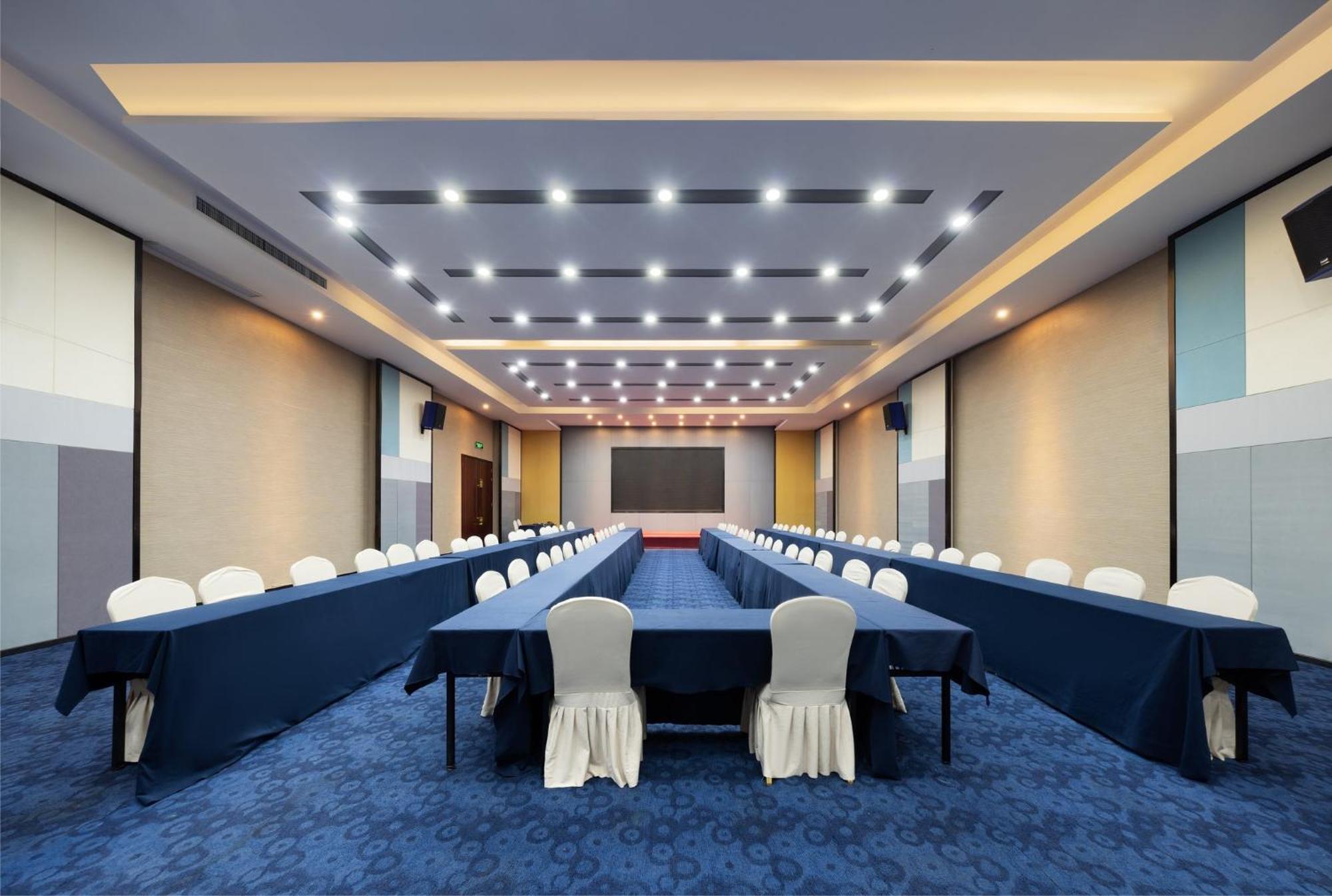 Holiday Inn Express Zhengzhou Airport By Ihg Xinzheng  Eksteriør bilde